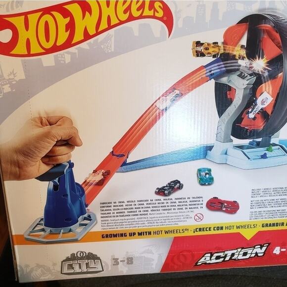NEW HOT Wheels spinwheel challenge action set - Picture 3 of 9